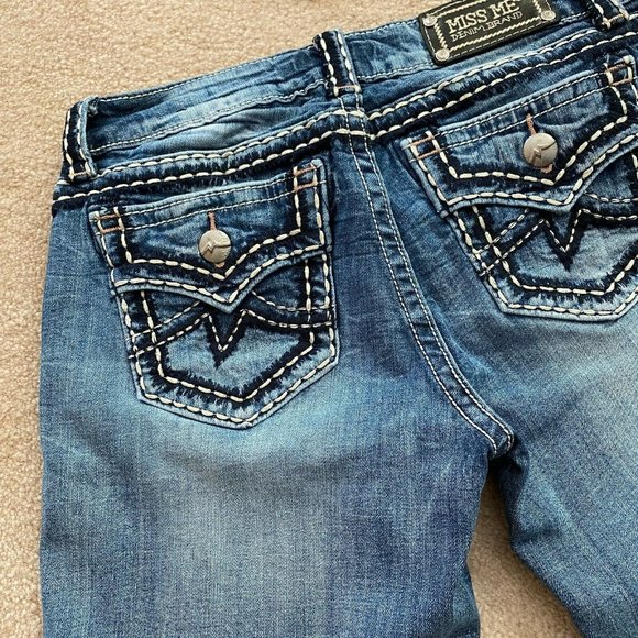 Miss Me 27 Easy Bermuda Denim Shorts Actual W 29.5 x I 9 3/4 - Picture 6 of 10